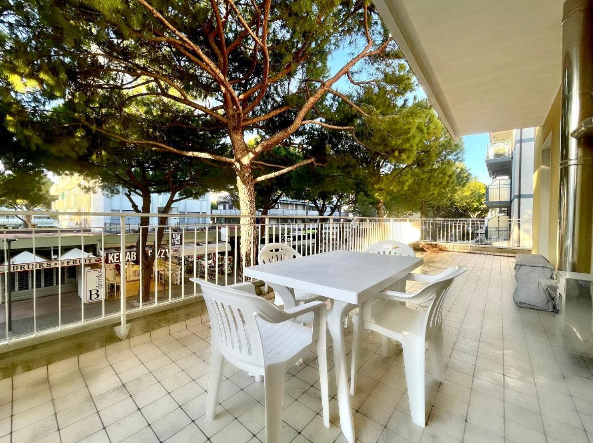 Palazzo Masotto - Carraro Immobiliare Jesolo - Family Apartments Exterior photo